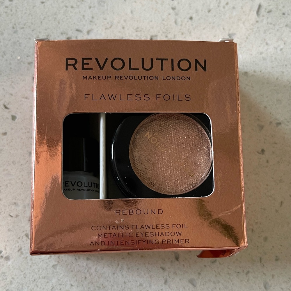 Revolution Flawless Foil Eyeshadow Shimmer Metallic Rebound